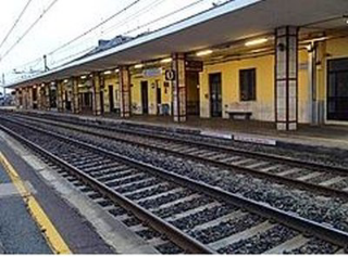 Bra - Capotreno aggredito in stazione, cancellati i treni per Alba e Torino
