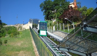 Cuneo - Riattivato l’ascensore inclinato tra le piscine e corso Marconi