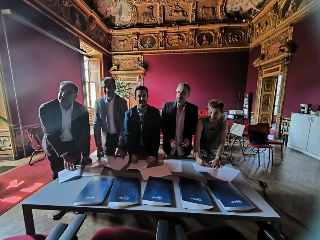 Firmata al Castello del Valentino l’intesa per la valorizzazione dei gioielli religiosi tra Saluzzese e Pinerolese